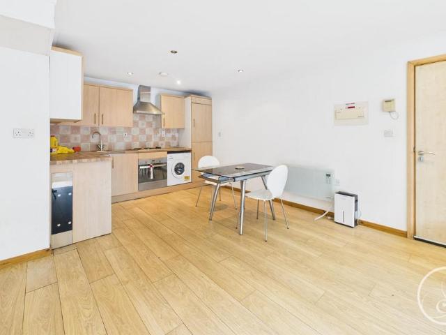 Flat for sale in Leylands, West Yorkshire