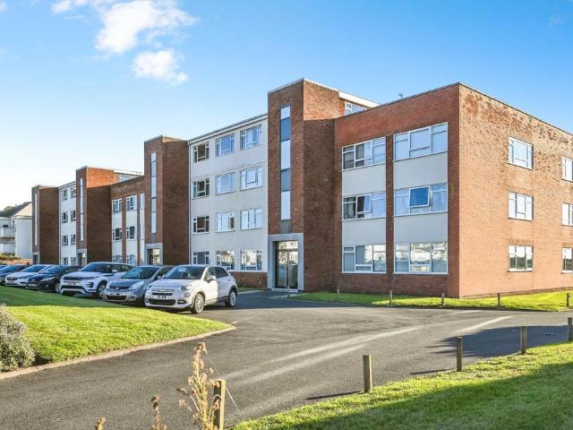 Flat for sale in Great Crosby, Sefton