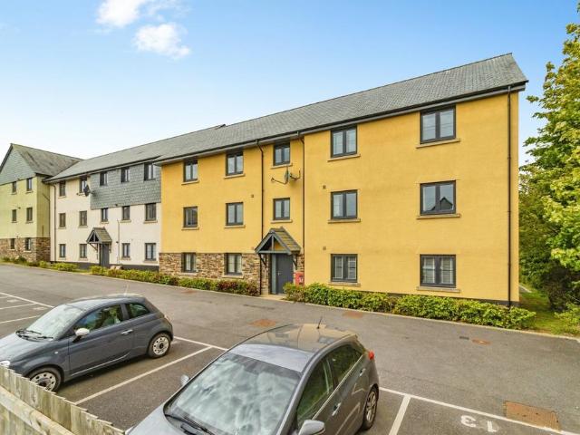 Flat for sale in Strode, Devon