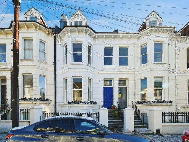 Flat for sale in Brighton & Hove