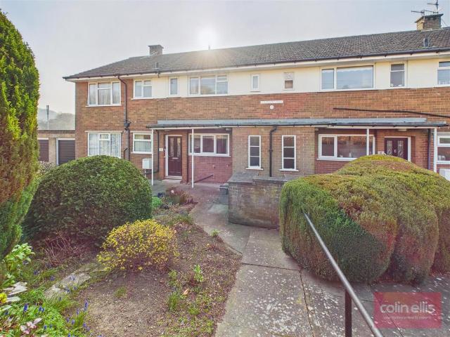 Flat for sale in Barrowcliff, North Yorkshire
