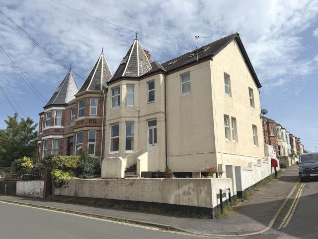 Flat for sale in Withycombe, Budlake