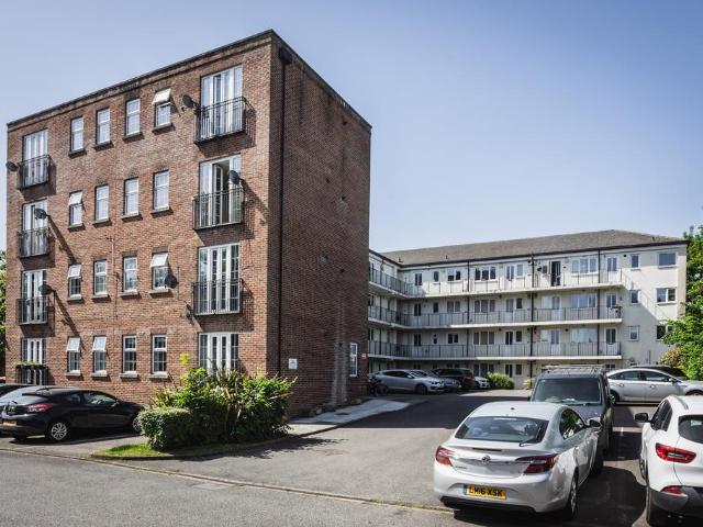 Flat for sale in Bessacarr, South Yorkshire