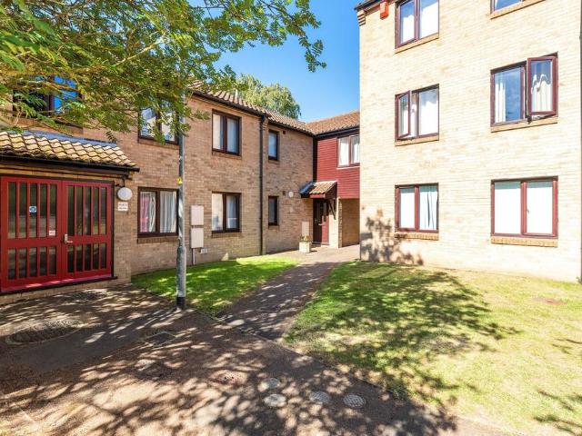 Flat for sale in Lakenham, East Bank