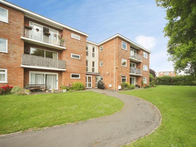 Flat for sale in Galmington, Rumwell