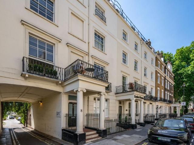 Flat for sale in Paddington, Greater London