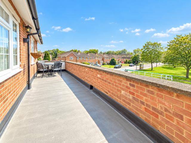 Flat for sale in Hutton Mount, Navestock Side