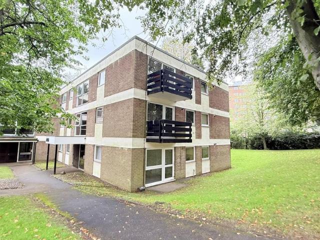 Flat for sale in Wake Green, Birmingham