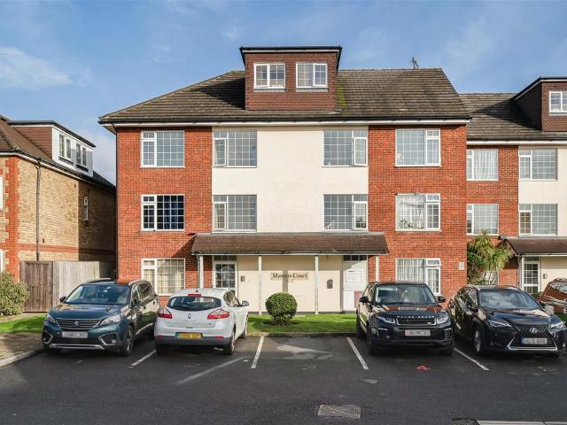 Flat for sale in Slough