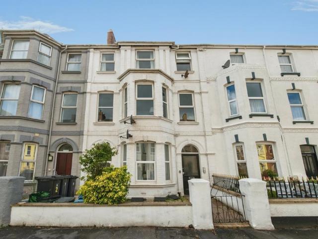 Flat for sale in Withycombe, Budlake