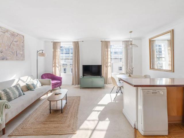 Flat for sale in Pimlico, Greater London