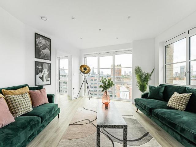 Flat for sale in Bethnal Green, Greater London