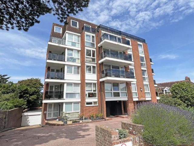 Flat for sale in Eastbourne, East Sussex