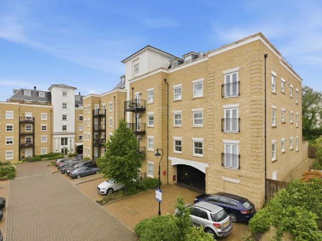 Flat for sale in St James, Sandown Park