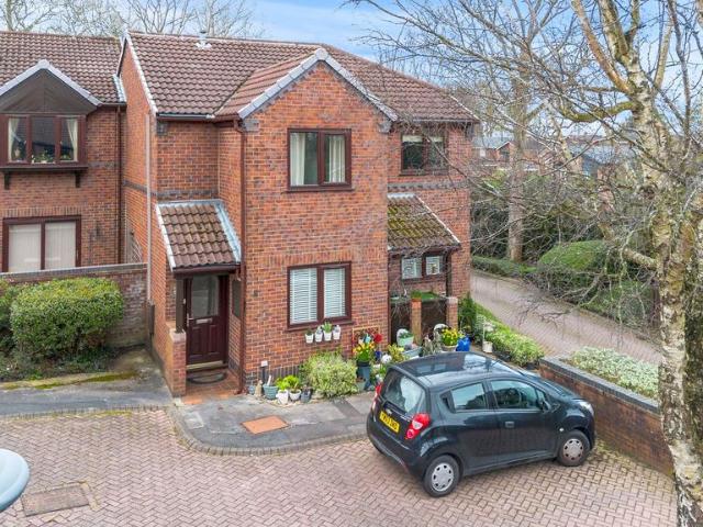 Flat for sale in Appleton, Warrington