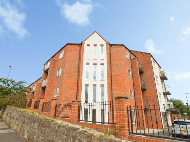 Flat for sale in Potters Corner, East Midlands
