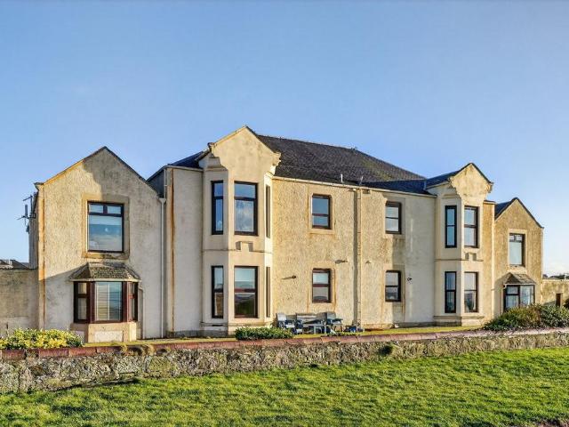 Flat for sale in Prestwick, Scotland