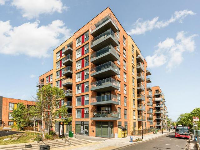 Flat for sale in London Borough of Ealing, Hanwell