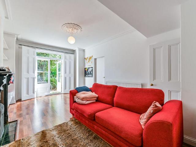 Flat for sale in London Borough of Islington, Greater London