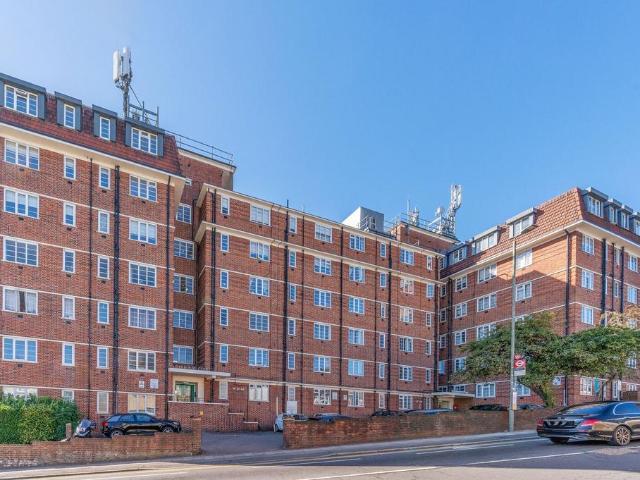 Flat for sale in Anerley, Greater London