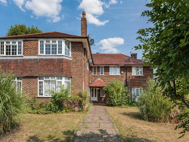 Flat for sale in Sudbury, Greater London