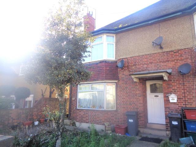 Flat for sale in London Borough of Hounslow, Greater London