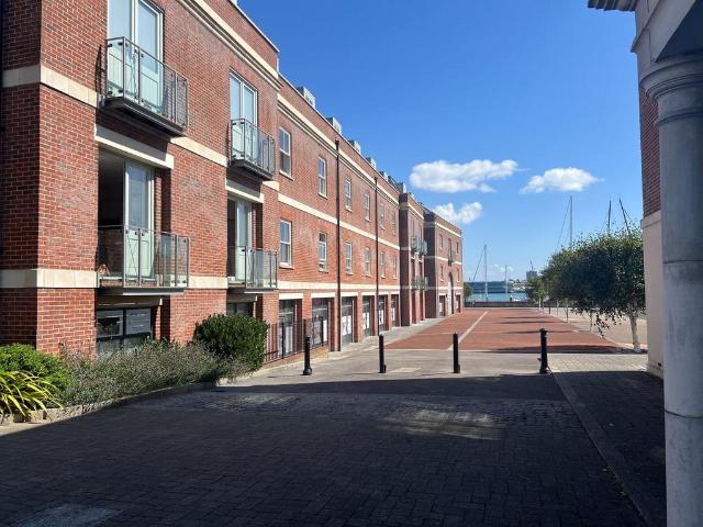 Flat for sale in Priddy's Hard, Middlecroft