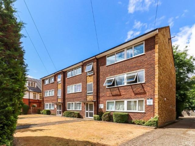 Flat for sale in North Watford