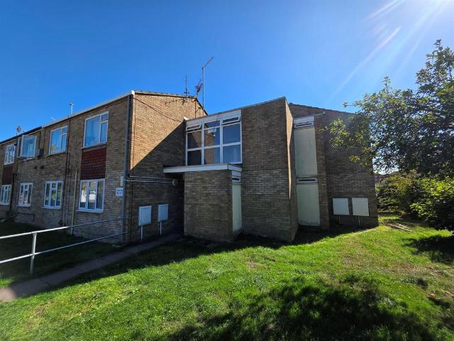 Flat for sale in Southcourt, Aylesbury