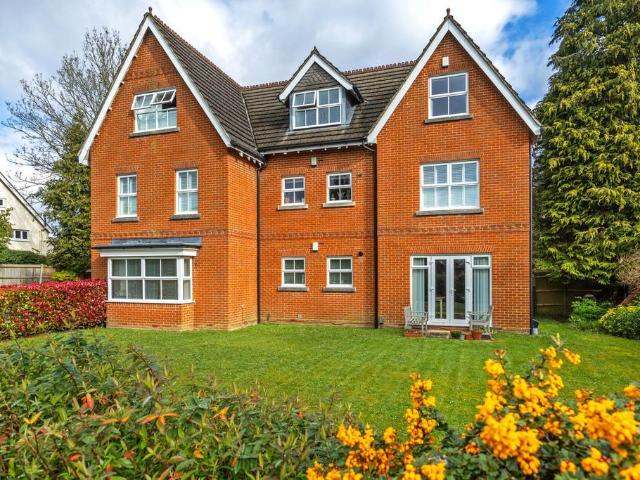 Flat for sale in Abbotts Barton, Harestock