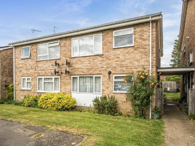Flat for sale in Berrick Salome, Oxfordshire