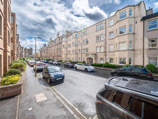 Flat for sale in Morningside, Scotland