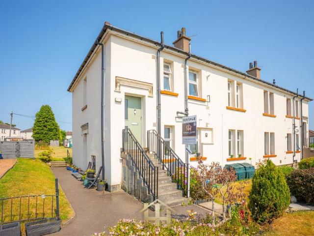 Flat for sale in Craigiebank, Scotland
