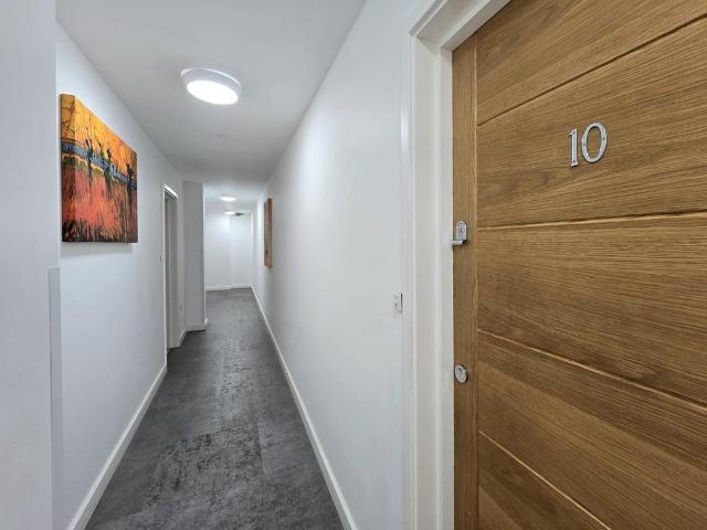 Flat for sale in Phippsville, Northampton