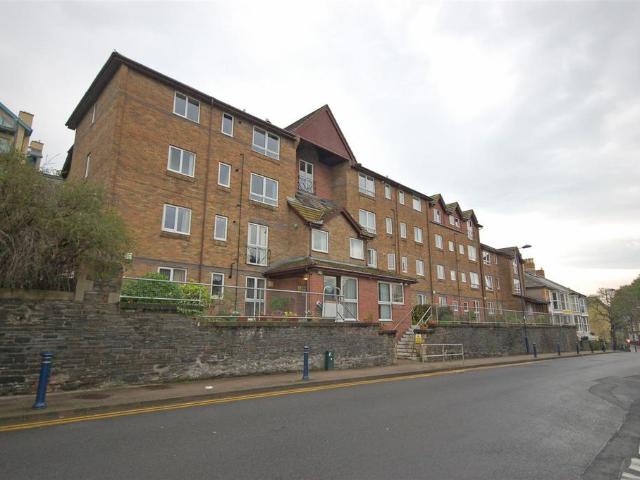 Flat for sale in Waun Fawr, Wales