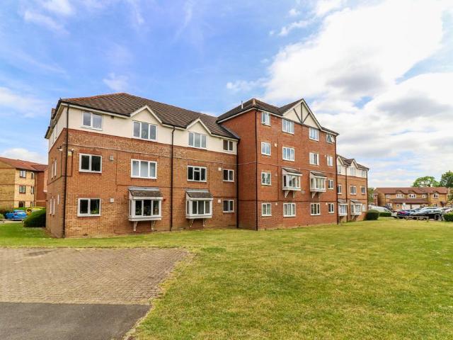 Flat for sale in Holywell Estate, North Watford