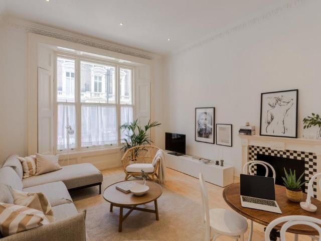 Flat for sale in Notting Hill, Greater London