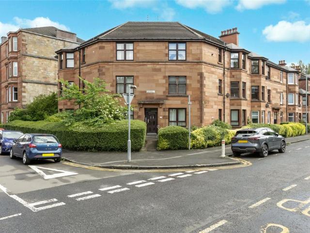 Flat for sale in Battlefield, Scotland