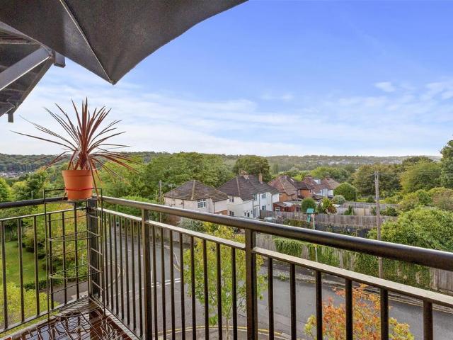 Flat for sale in Totteridge, Buckinghamshire