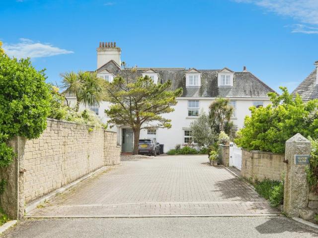 Flat for sale in Penbeagle, Cornwall