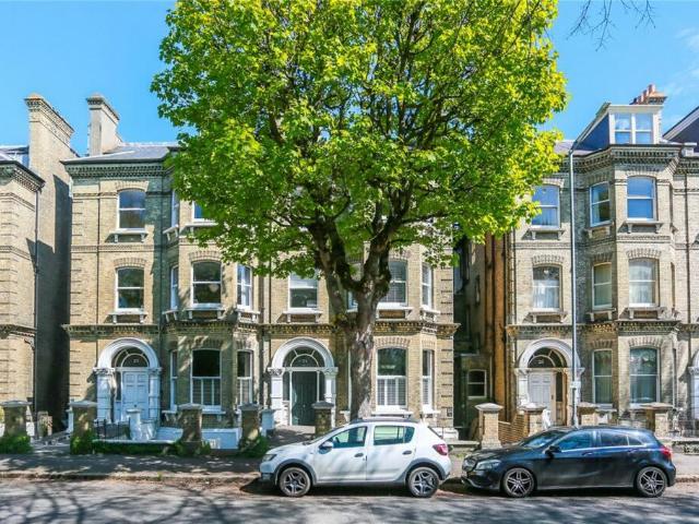 Flat for sale in Aldrington