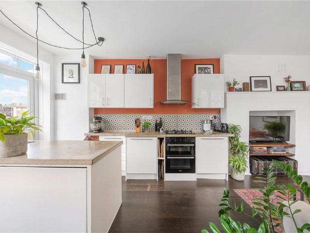 Flat for sale in Loughborough Junction, Greater London