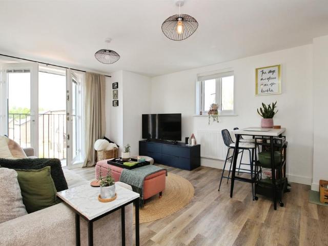 Flat for sale in Meanwood, West Yorkshire