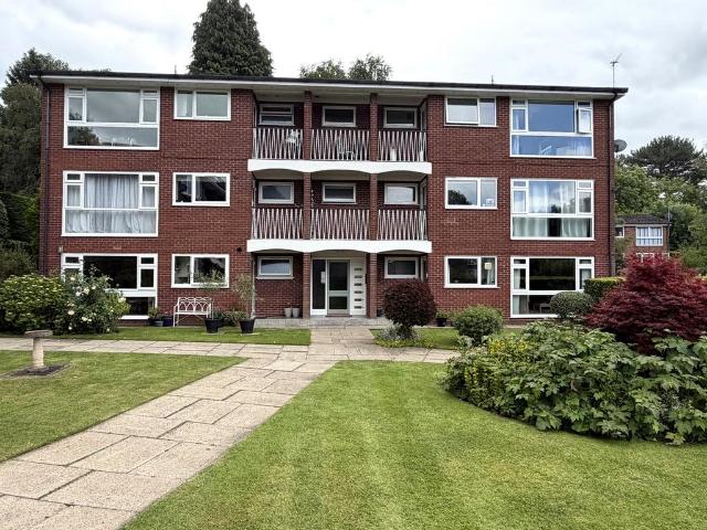 Flat for sale in Bramhall, Greater Manchester