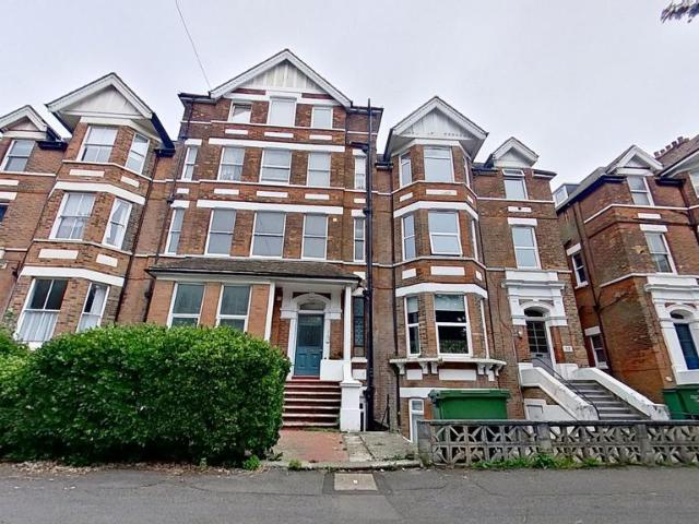 Flat for sale in Folkestone