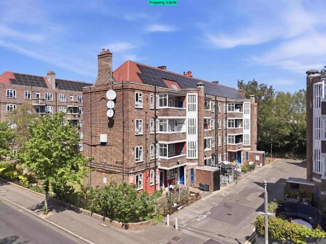 Flat for sale in Haggerston, De Beauvoir Town