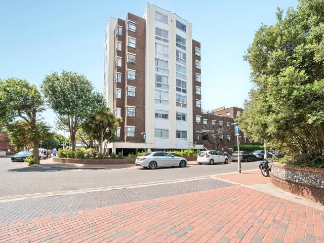 Flat for sale in West Worthing, Worthing
