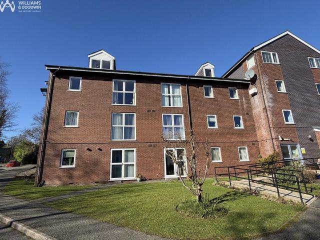 Flat for sale in Upper Bangor, Bangor