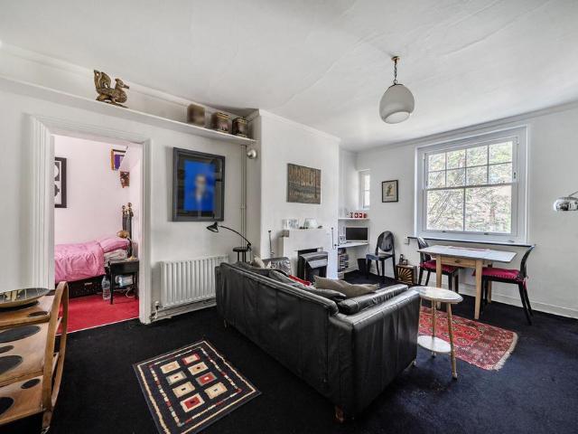 Flat for sale in Seven Dials, Bloomsbury
