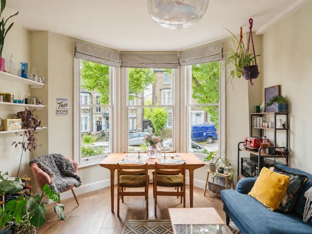 Flat for sale in Kilburn, Greater London